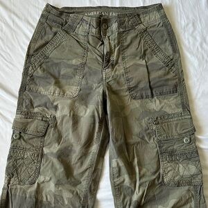 American Eagle Outfitters Men's Green Camo Cargo Pants